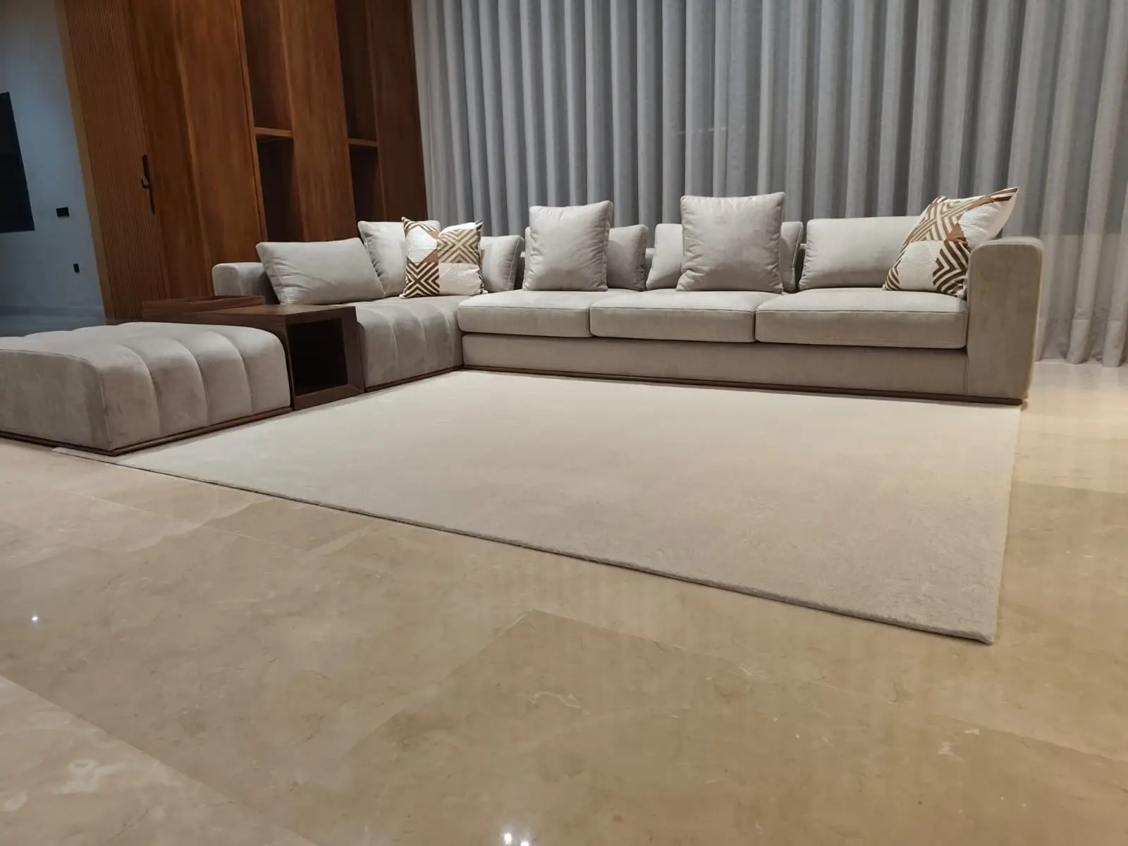Grand séjour, tapis pleine largeur